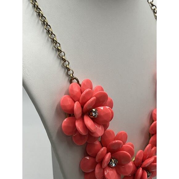 J. Crew Acrylic Rhinestone 3D Coral Pink Flower Statement Necklace - Picture 12 of 12